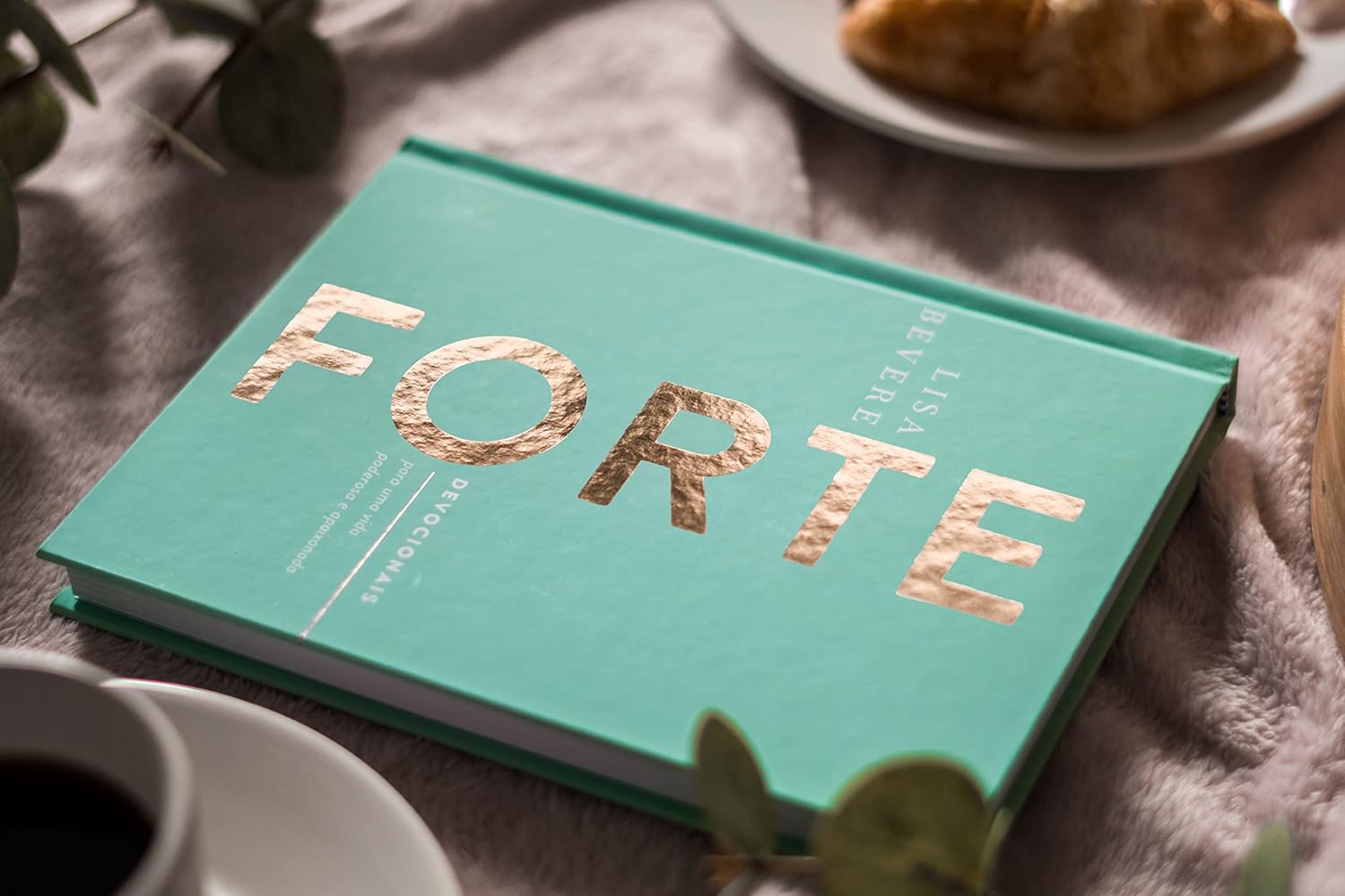 Forte: Devocionais para uma vida poderosa