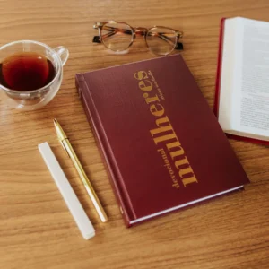 devocional-livro-mulheres mesa